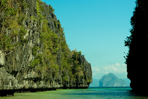Thi&ecirc;n đường ẩn trong l&agrave;ng ch&agrave;i El Nido, Philippines